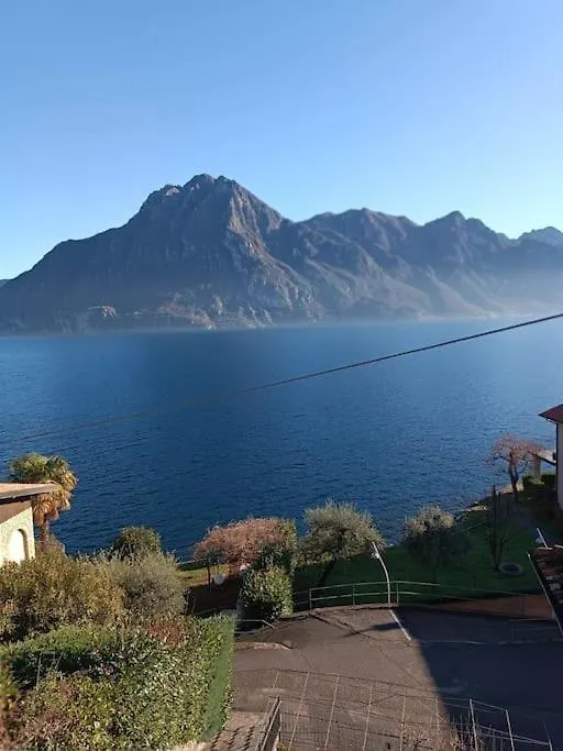 Patty Zu - Lakeside Apartment Riva di Solto