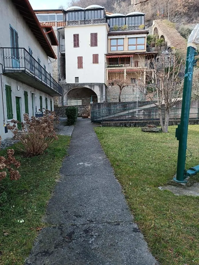 Patty Zu - Lakeside Apartment Riva di Solto