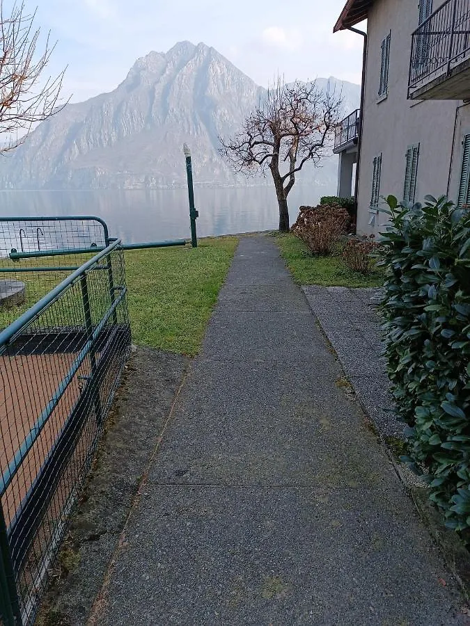 Patty Zu - Lakeside Apartment Riva di Solto 0*,